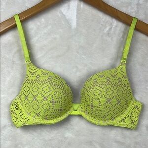 Victoria’s secret Lace Push-Up Bra 32B in Lime Green